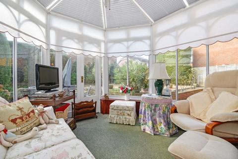 2 Romsey Close, Orpington, BR6 7WE
