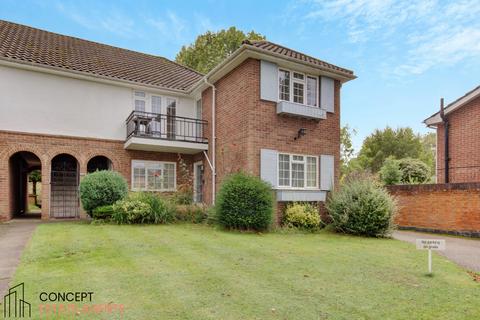 3 bedroom apartment for sale, Hereford Court, Sutton, Surrey, SM2