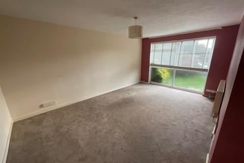 2 bedroom ground floor maisonette for sale, Larch Crescent, Epsom, Surrey