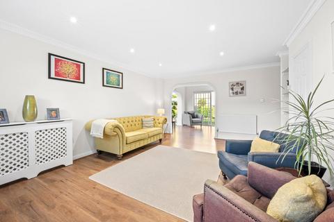 3 bedroom end of terrace house for sale, Haddon Close, Weybridge, KT13