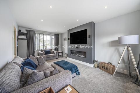 9 Elvington Green, Bromley, BR2 9DE