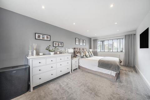 9 Elvington Green, Bromley, BR2 9DE