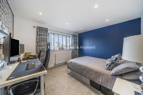 9 Elvington Green, Bromley, BR2 9DE
