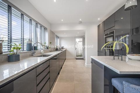 9 Elvington Green, Bromley, BR2 9DE