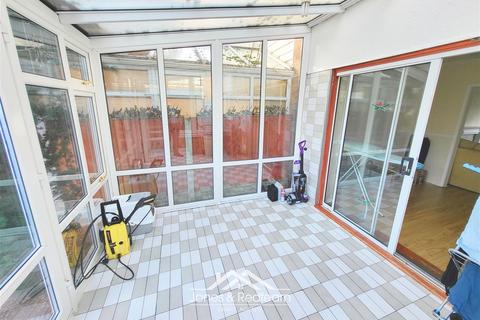 22 Pendre Avenue, Rhyl, LL18 4NH