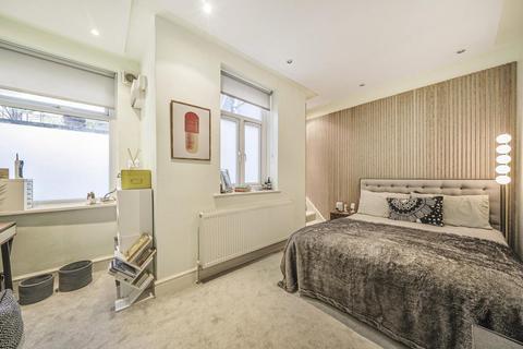 1 bedroom flat for sale, Douglas Court, West Hampstead