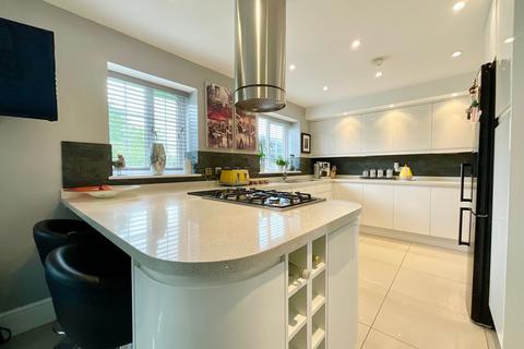 43 Turnberry Drive, Stoke-on-trent, ST4 8EZ