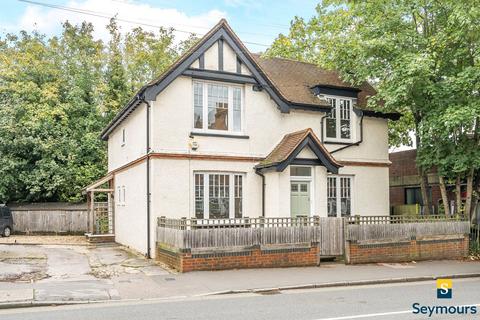 2 bedroom flat for sale, Guildford Park Road, Surrey GU2