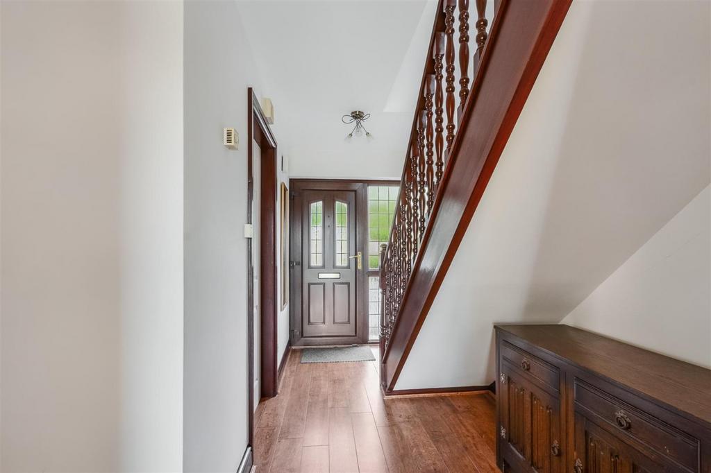 Hallway 2.jpeg