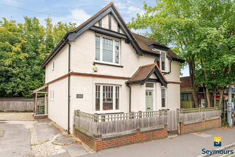Flat 2, Pewley View, 2 Guildford Park Road, Guildford, GU2 7ND