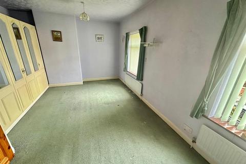 2 bedroom end of terrace house for sale, Welwyn Avenue, Batley