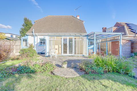 3 bedroom detached house for sale, Tattersall Gardens, Leigh-on-Sea, SS9