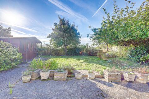 3 bedroom detached house for sale, Tattersall Gardens, Leigh-on-Sea, SS9