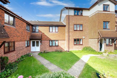 1 bedroom flat for sale, Yeomanry Close, Epsom