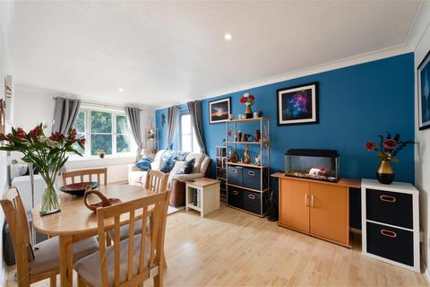 1 bedroom flat for sale, Yeomanry Close, Epsom