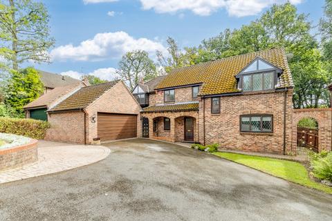 5 bedroom detached house for sale, Mardley Wood, Oaklands, Welwyn, Hertfordshire, AL6