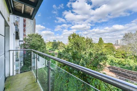 1 bedroom flat to rent, Gwynne Road, Battersea, London, SW11