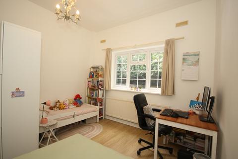 1 bedroom flat for sale, Wych Hill Rise, Woking GU22