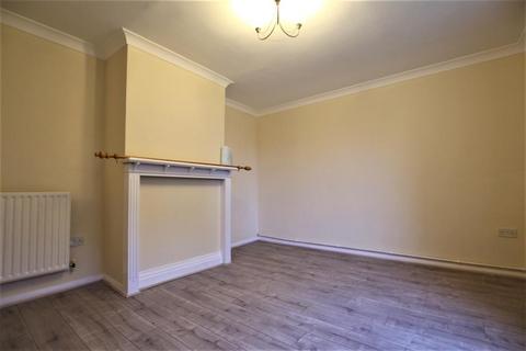 2 bedroom terraced house to rent, St. Michaels Road, Woking GU21