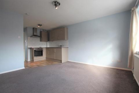 2 bedroom flat to rent, Queens Road, Woking GU21