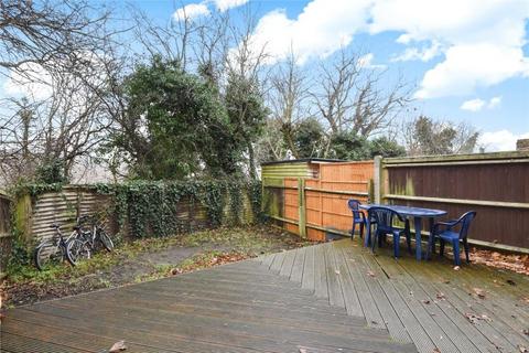 7 Langley Meadow, Loughton, IG10 2DL