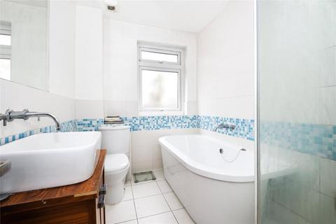7 Langley Meadow, Loughton, IG10 2DL
