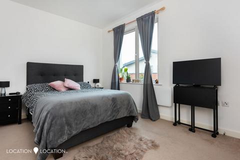 2 bedroom apartment for sale, Bouverie Road, Selcraig House, N16