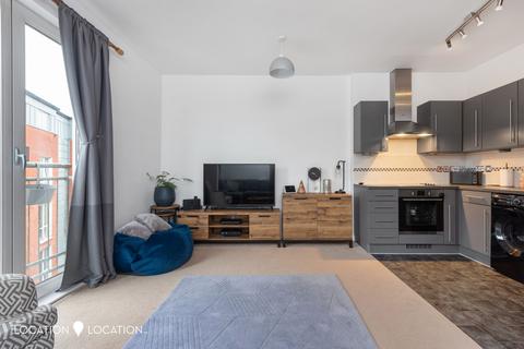 2 bedroom apartment for sale, Bouverie Road, Selcraig House, N16