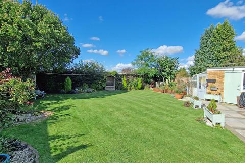 2 bedroom detached bungalow for sale, Ashdene Road, Bicester