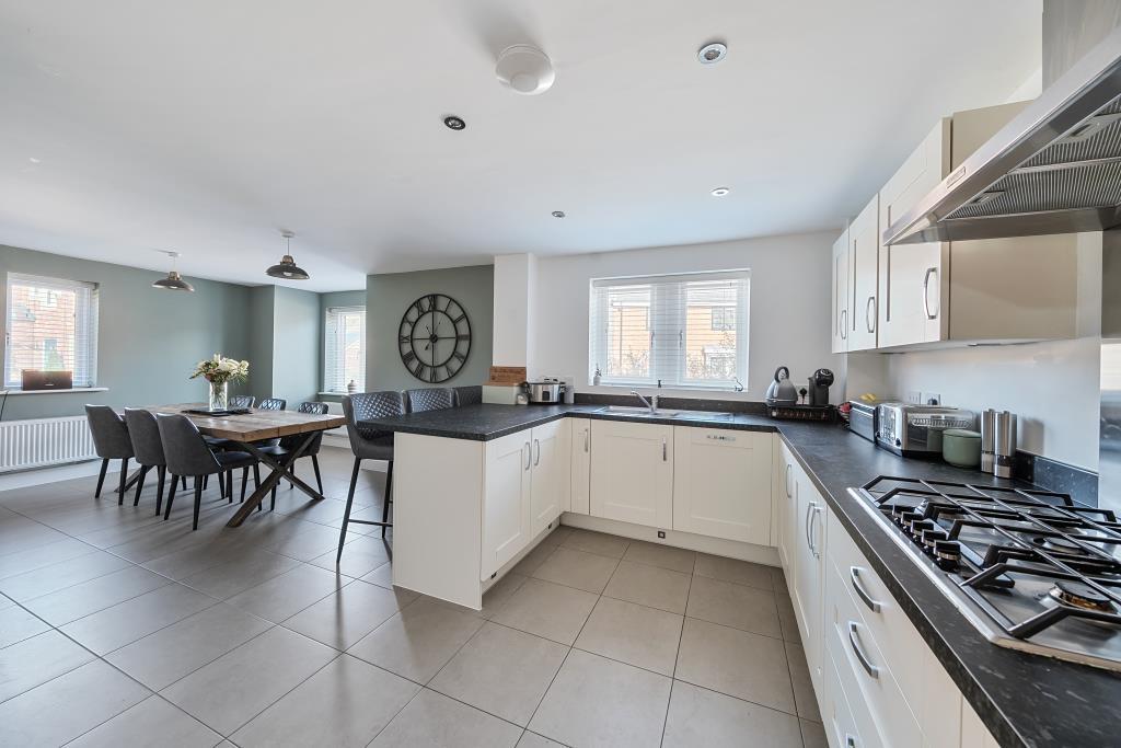 Kitchen/Dining Area