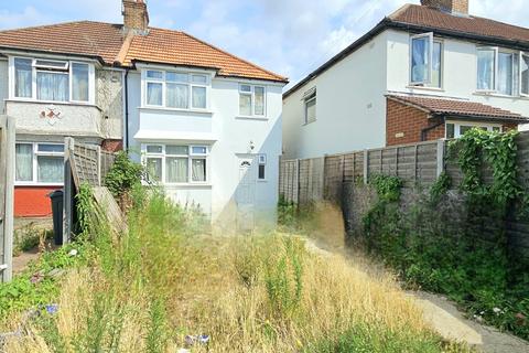 4 bedroom semi-detached house for sale, Beavers Lane,  Hounslow, TW4