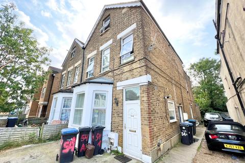 1 bedroom flat for sale, Derby Road, Enfield, EN3