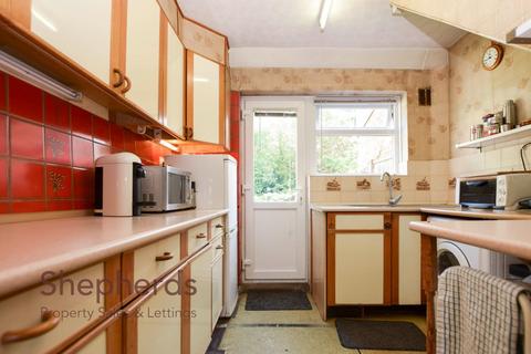 8 Whitefields Road, Cheshunt, Waltham Cross, EN8 0EJ