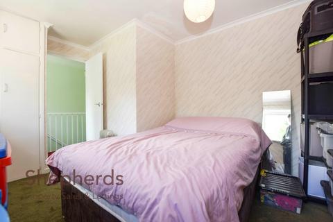 8 Whitefields Road, Cheshunt, Waltham Cross, EN8 0EJ