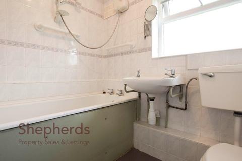 8 Whitefields Road, Cheshunt, Waltham Cross, EN8 0EJ