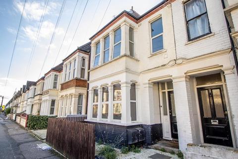 3 bedroom flat for sale, Whitegate Road, Southend-on-Sea SS1