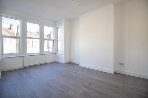 3 bedroom flat for sale, Whitegate Road, Southend-on-Sea SS1