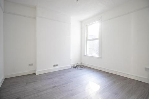 3 bedroom flat for sale, Whitegate Road, Southend-on-Sea SS1