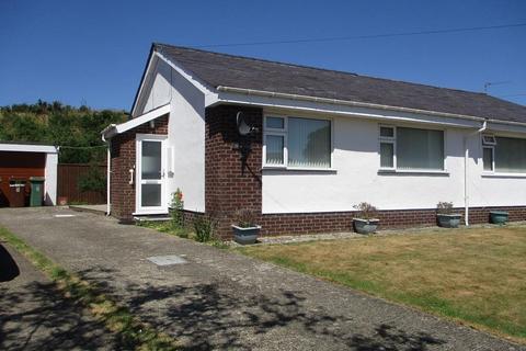 2 bedroom semi-detached bungalow for sale, Bryn Tyddyn, Pentrefelin, Criccieth