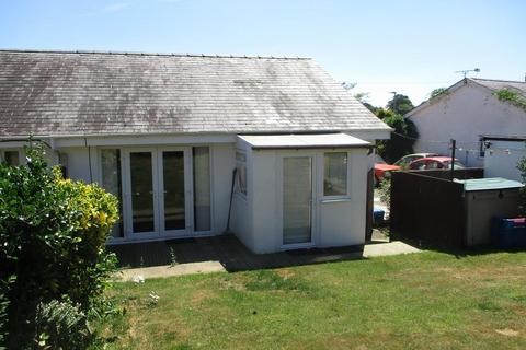 2 bedroom semi-detached bungalow for sale, Bryn Tyddyn, Pentrefelin, Criccieth