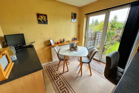 8 Evesham Grove, Ashton-under-lyne, OL6 8XQ