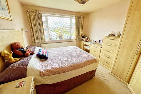 8 Evesham Grove, Ashton-under-lyne, OL6 8XQ