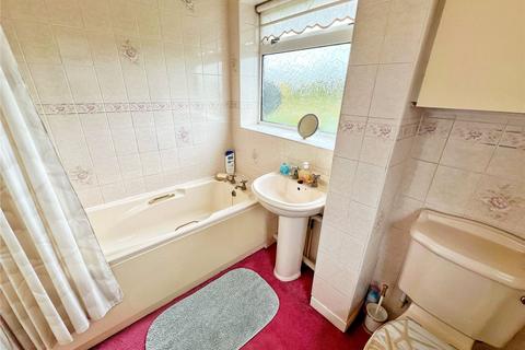 8 Evesham Grove, Ashton-under-lyne, OL6 8XQ