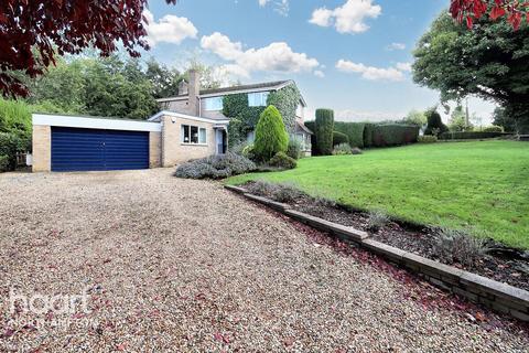 4 bedroom detached house for sale, High Street, Northampton