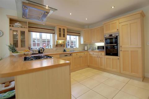 5 bedroom detached house for sale, Horseshoe Way, Hempsted, Gloucester