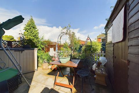 59 Baneberry Road, Gloucester, GL4 6YR