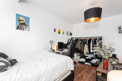 Flat 39, Collingwood House Darling Row, London, E1 5RR