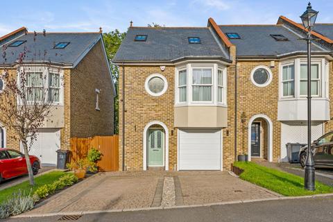 4 bedroom end of terrace house for sale, Glenside Close, Kenley CR8