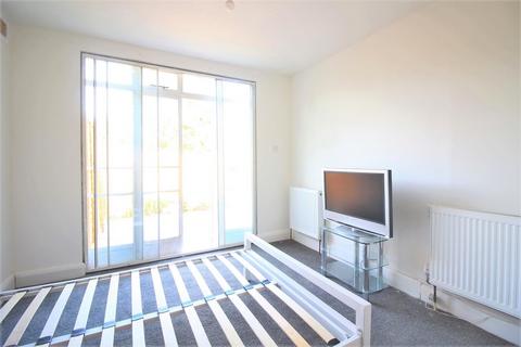 1 bedroom apartment to rent, Tentelow Lane, Norwood Green UB2