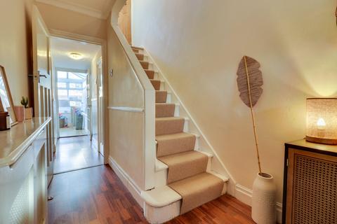 296 Broadway, Horsforth, Leeds, LS18 4EX